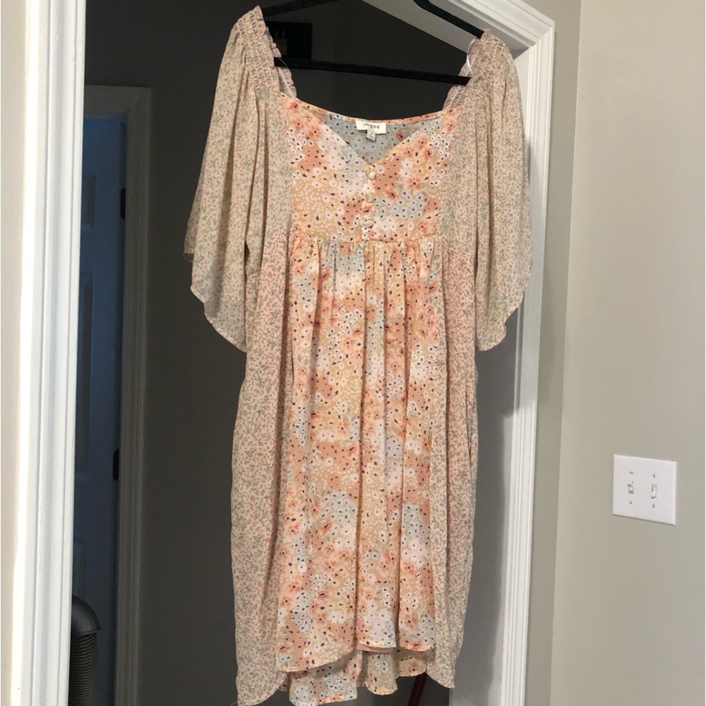 Umgee Angel Sleeve Floral Print Dress-             Size Medium-NWOT